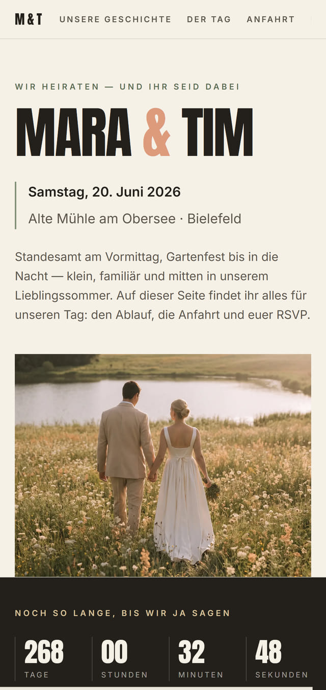 Beispielseite im Paket Erlebnis auf dem Handy: Namenszug von Mara und Tim mit Datum, Ort und Hochzeitsfoto