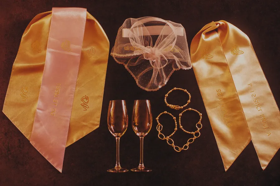 JGA-Accessoires: Schärpe, Schleier und Buttons